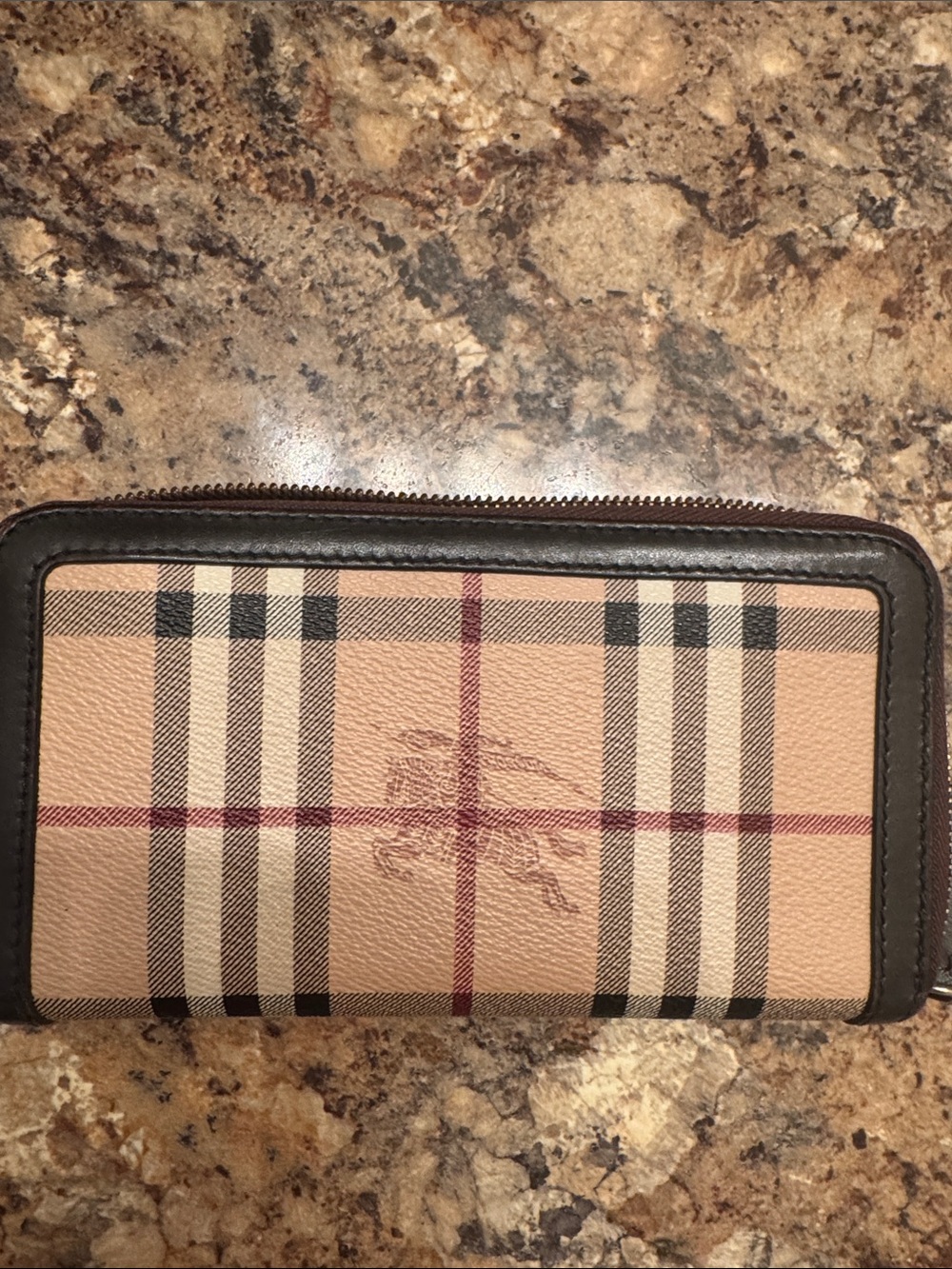 Burberry Cream Leather Hobo Bag with Tassel and Burberry Wallet Bundle - Picture 16 of 16